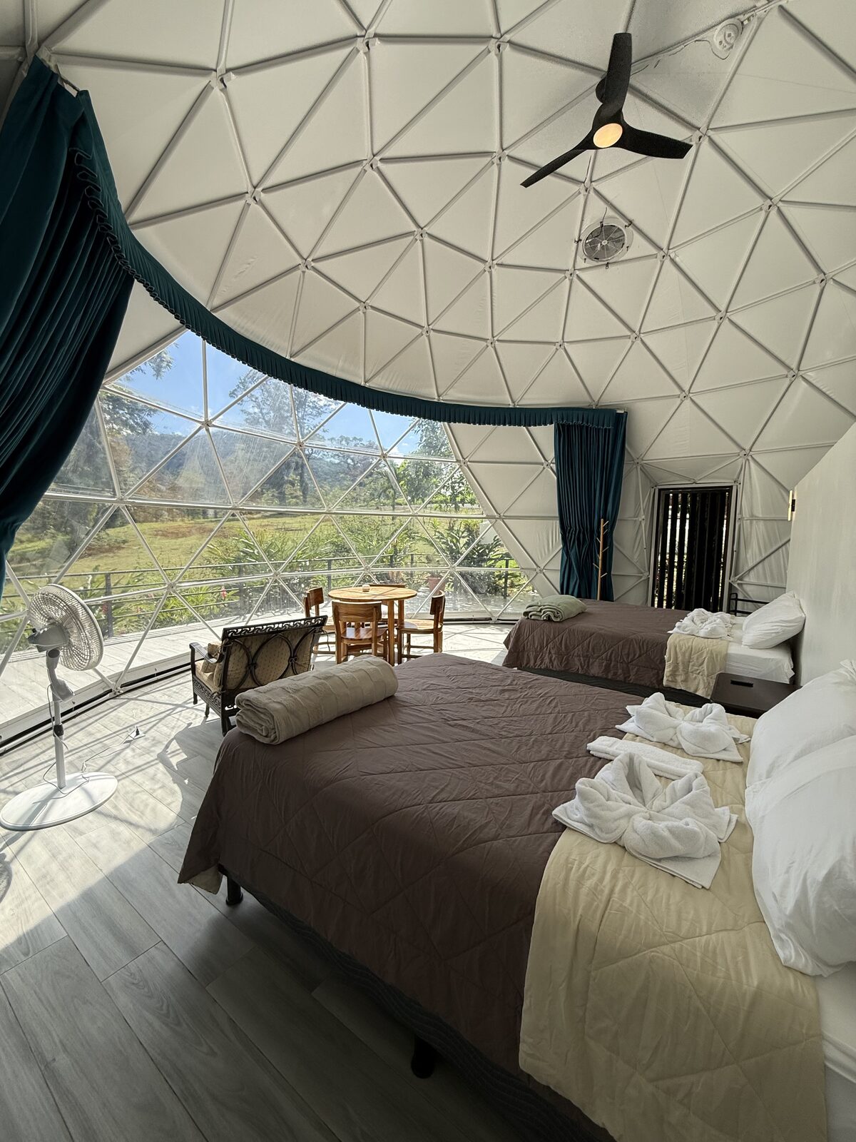 Dome Deluxe - Volcano View Interior