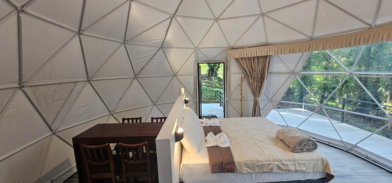 Dome Romantico Interior